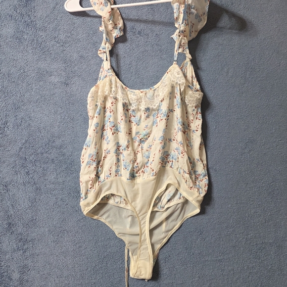 New- Free People Bodysuit Medium Take It Away Intimately Ivory Floral - Picture 9 of 12